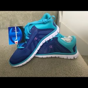 BRAND NEW NEVER WORN CHAMPION MAKE OFFER